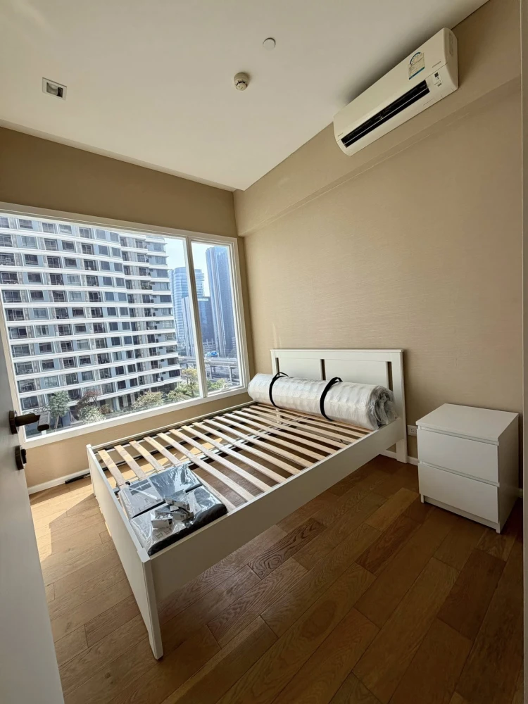 For rent: The Saint Residences, 11th floor, corner unit, fully furnished, ready to move in. Book now!