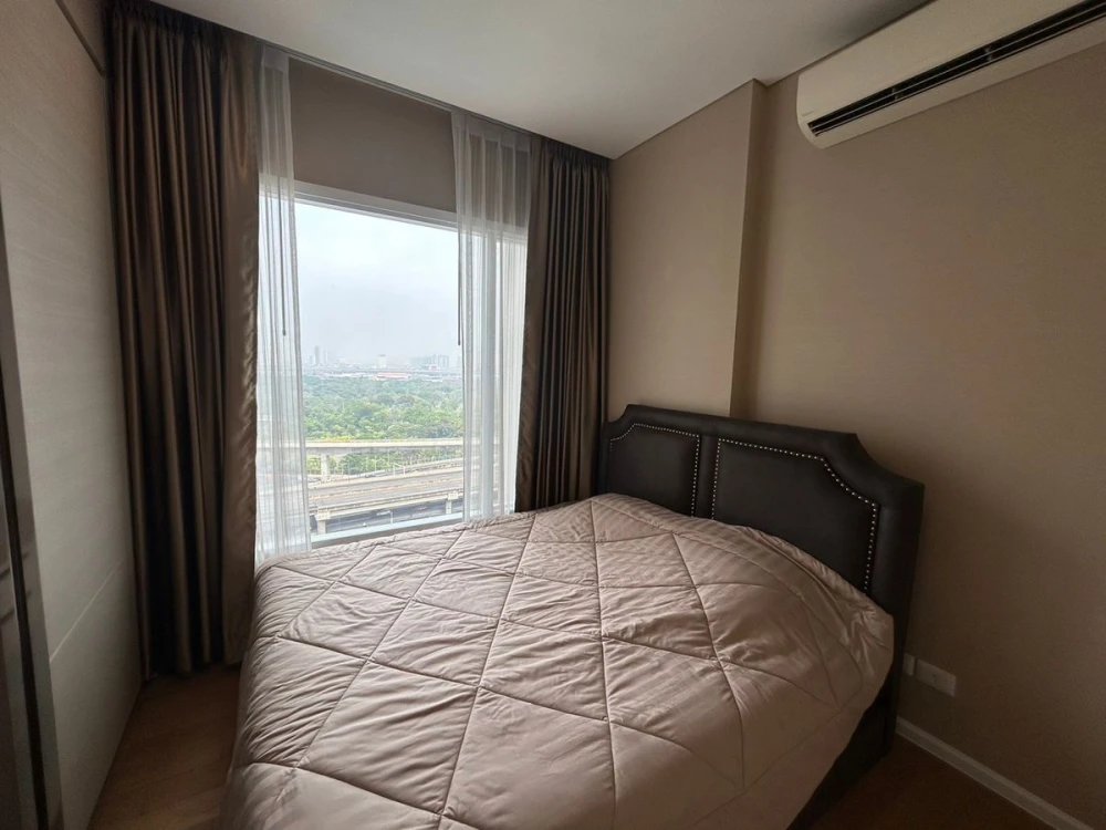 For rent: The Saint Residences, 38th floor, nice room, fully furnished, reserve now.