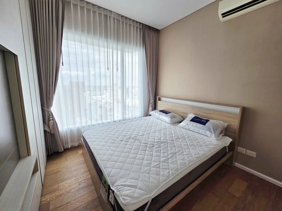 For rent: The Saint Residences. Nice unit with high-quality built-in furniture and beautiful high-floor views. Book now!