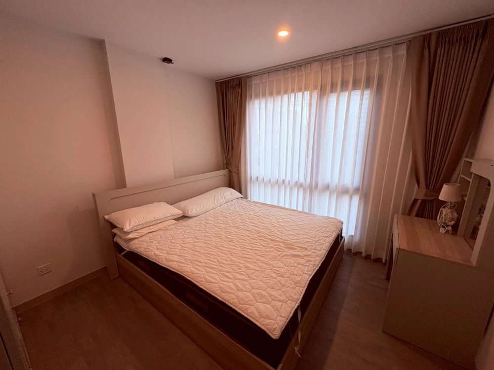 For rent: The Shade Sathorn 1. Spacious 1-bedroom unit, fully furnished. Book now!