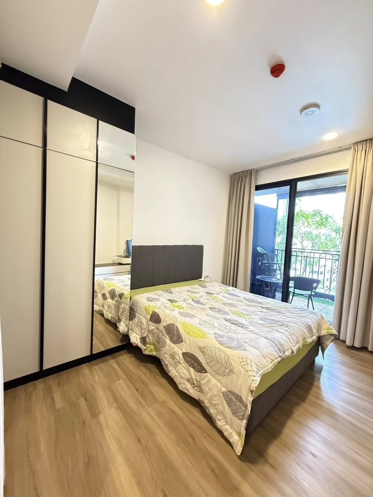 For rent: The Stage Mindscape Ratchada-Huai Khwang. Spacious room with ample usable space. Book now! Don't miss out!