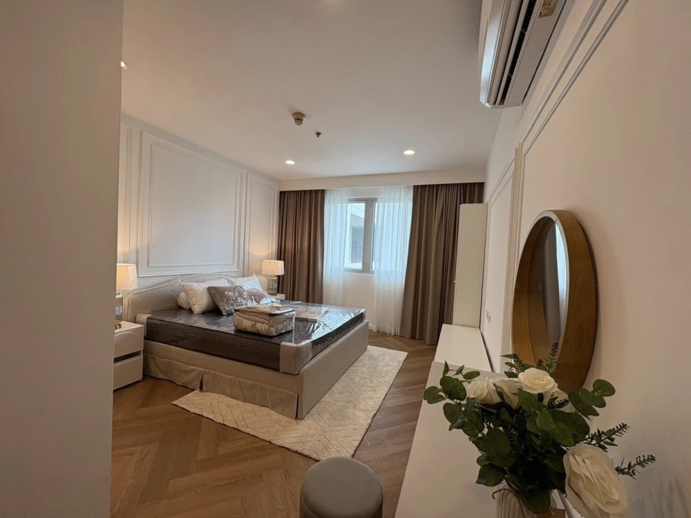For rent, for sale: The Star Estate@Narathiwas, decorated in a theme, lots of usable space, good location, hurry and book now.