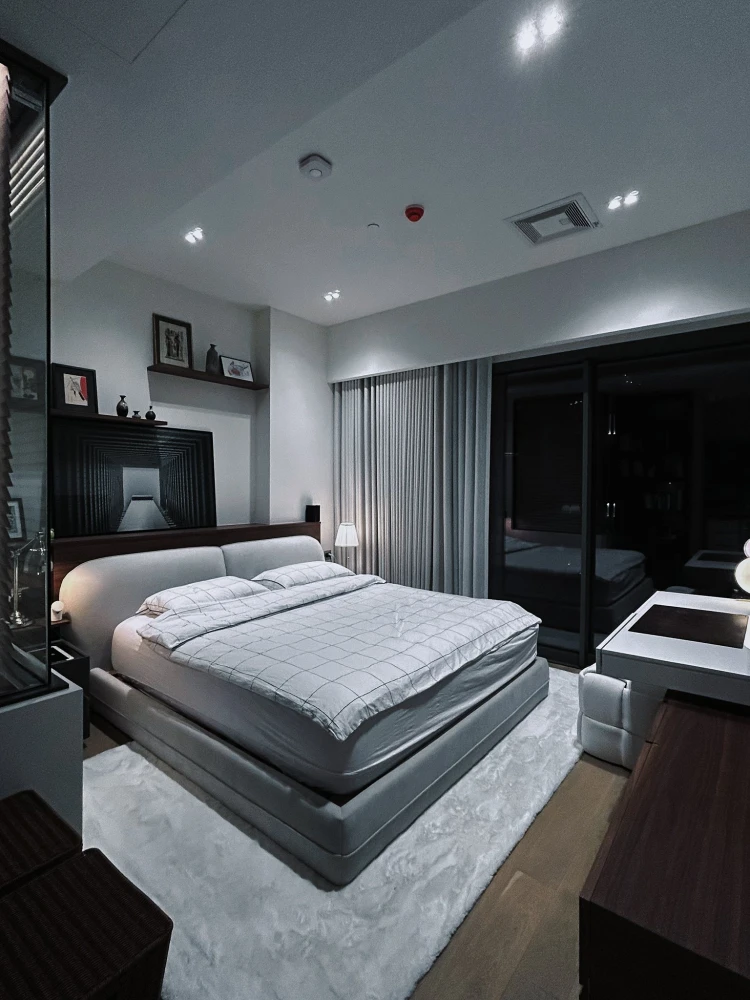 For rent The Strand Thonglor 9th floor, open view, enjoy the city view without having to face the neighbors directly, very stylishly decorated, very w