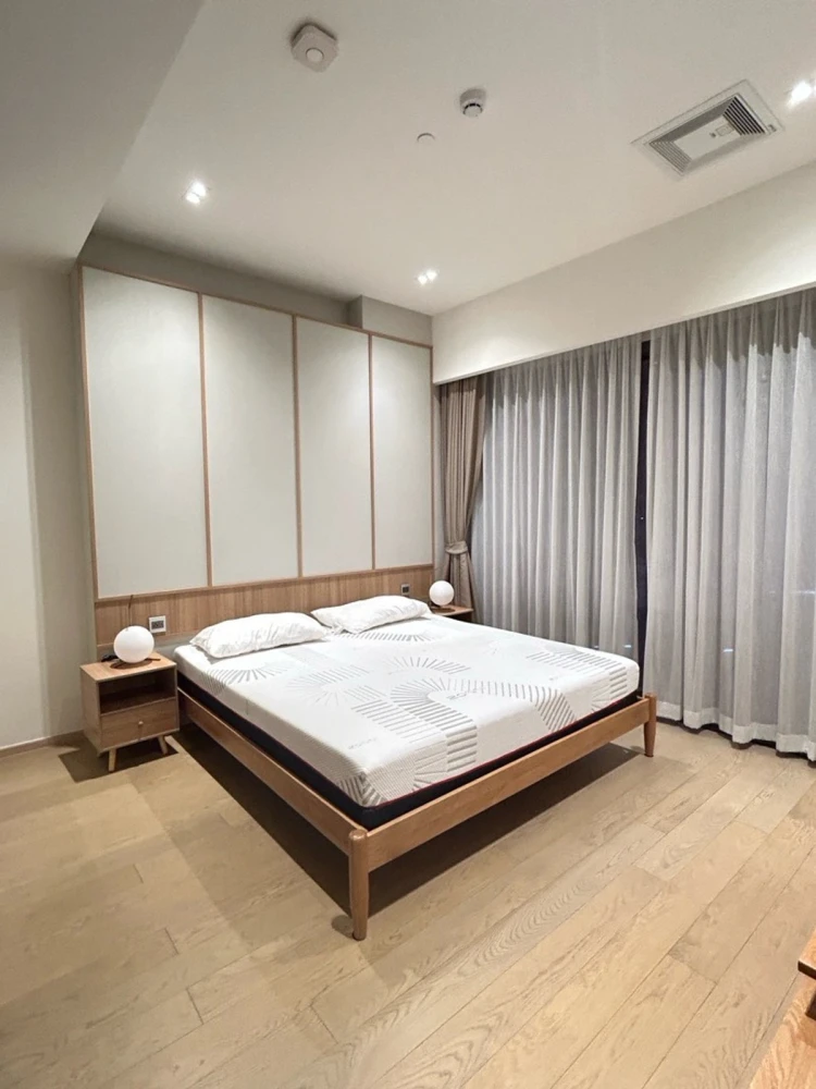 Spacious and comfortable rooms for rent at The Strand Thonglor, fully furnished. Book now, don't wait!