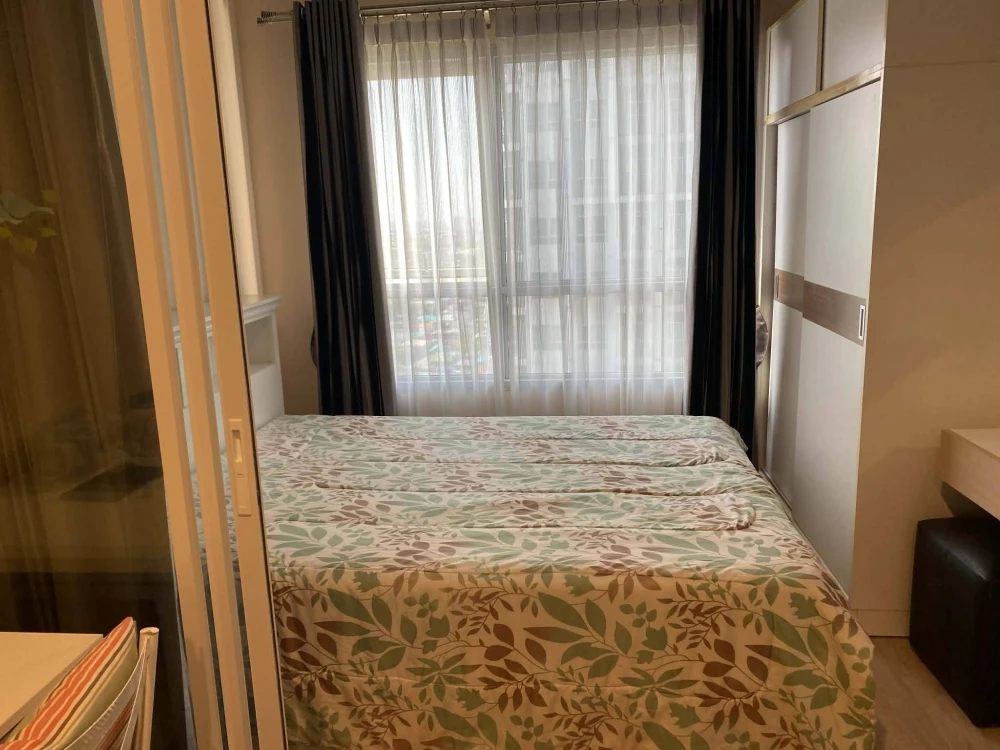 For rent: The Tempo Grand Sathorn-Wutthakat. Pool view, bright and airy, fully furnished with appliances. Ready to move in.