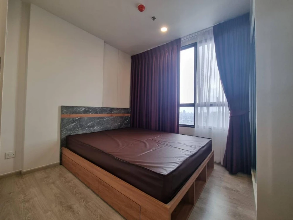 For rent: The Tree Charansanitwong, 30th floor, 22nd unit, fully furnished, very livable. Book now! (Urgent!)