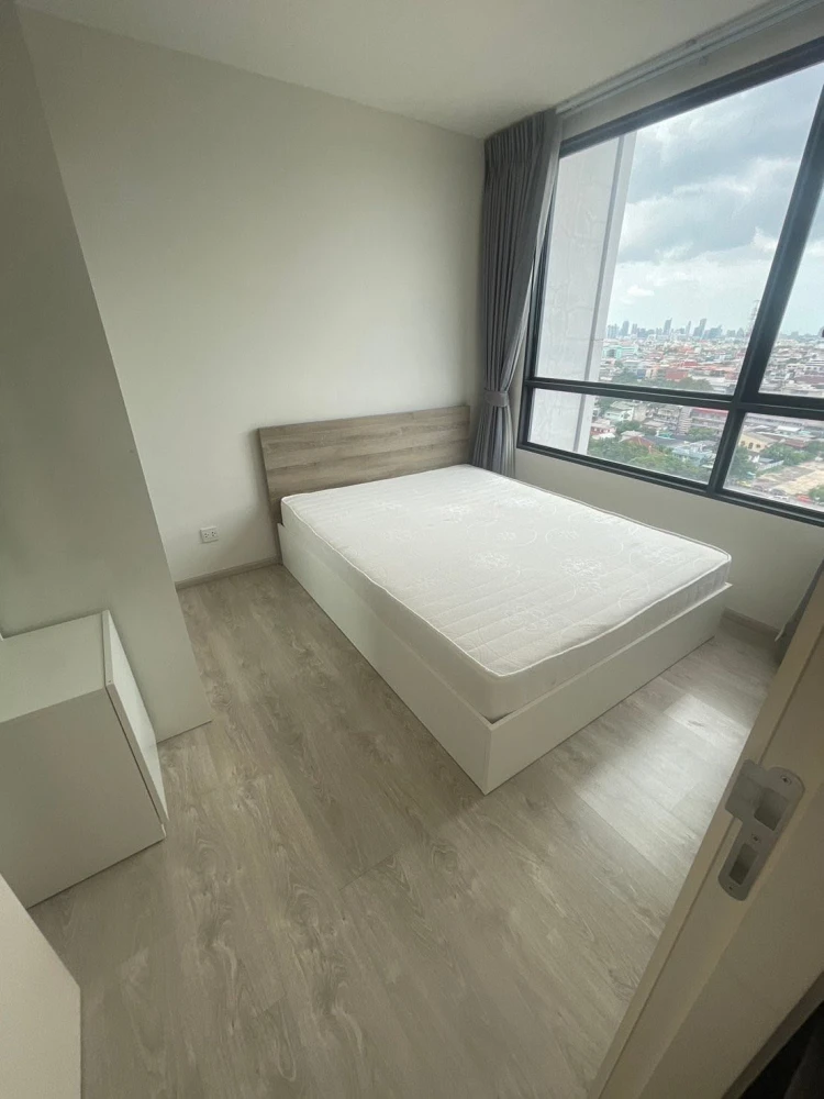 For rent: The Tree Charansanitwong 30. Comfortable rooms with complete amenities in a great location. Don't miss out!