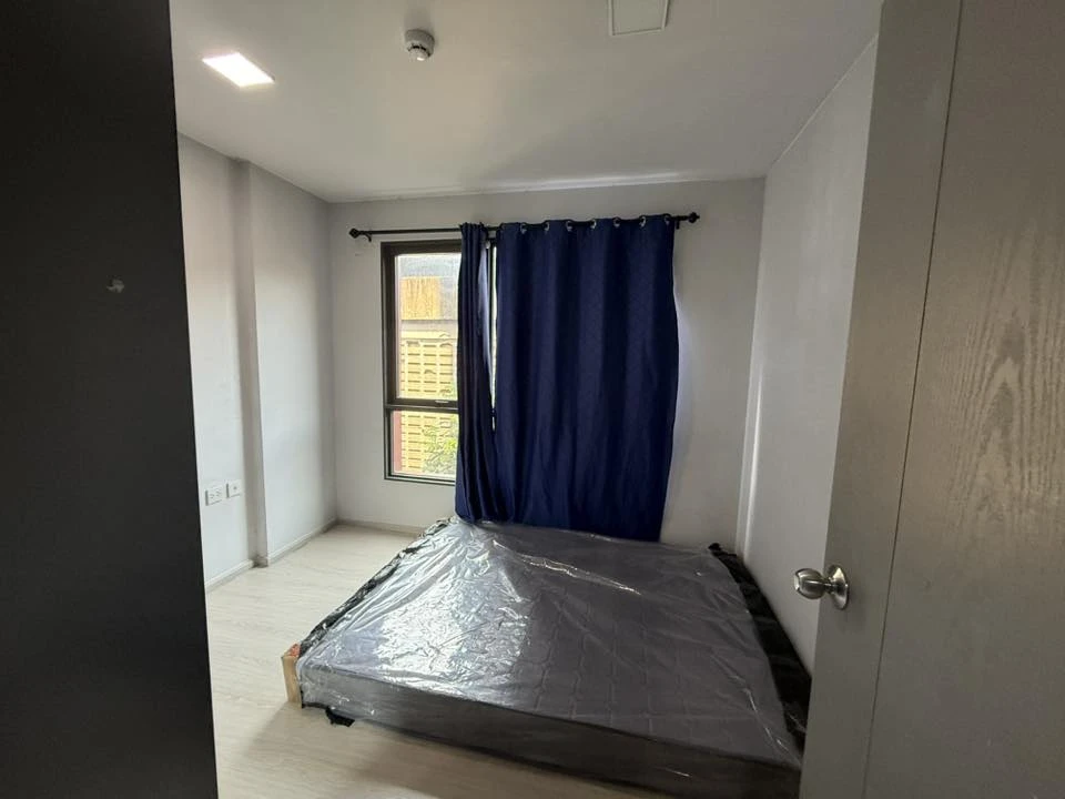 For rent: The Tree Dindaeng-Ratchaprarop, 1 bedroom, 1 bathroom. Prime city center location with complete amenities. Don't miss out!