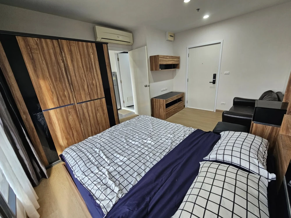 For rent: The Tree Interchange, 12th floor, nice room, fully furnished, book now.
