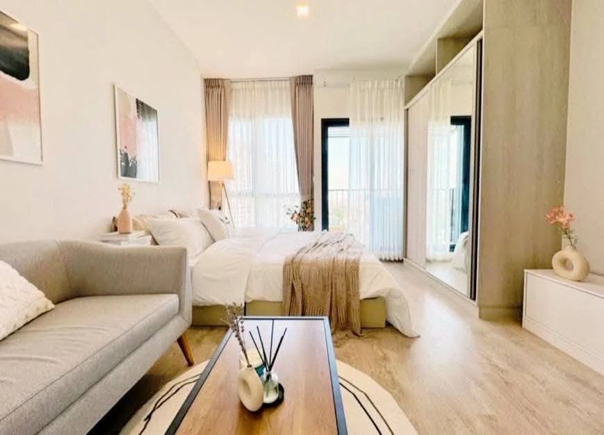 For rent: The Tree Pattanakarn – Ekkamai. Nice room, fully furnished, high floor, facing the cool side. Book now, don't miss out!!!
