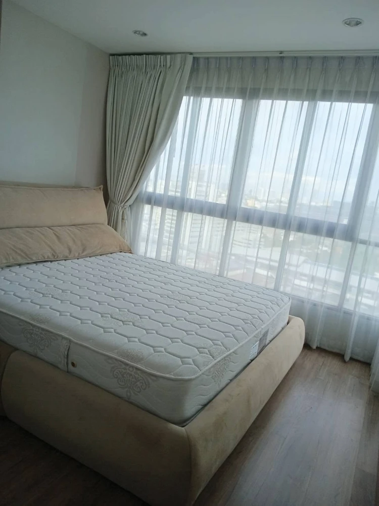 For rent: The Tree Rio, corner unit with beautiful view, great location, beautiful room, fully furnished, ready to move in.