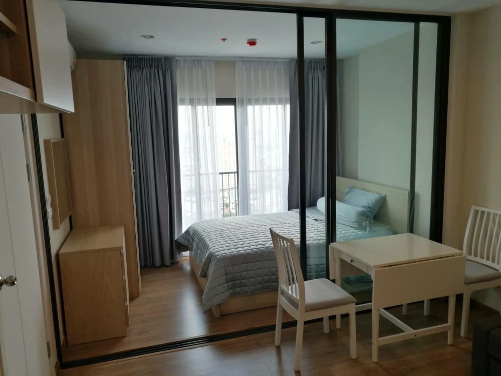 For rent: The Tree RIO Bang–Aor Station, 31st floor, partitioned room, fully furnished, just bring your bag, urgent.