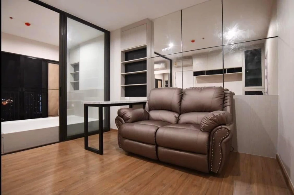 For rent: The Tree RIO Bang–Aor Station, north-facing room, not hot from the sun, fully furnished, don't miss out.