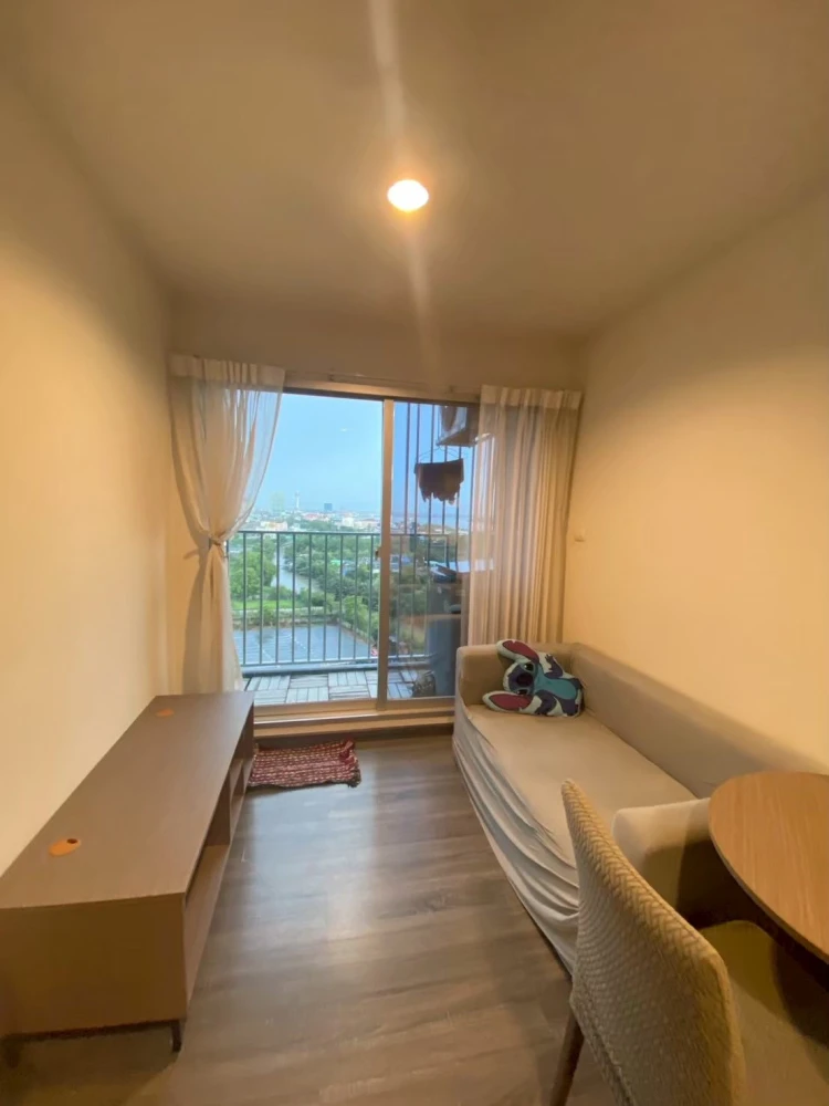 For rent: The Trust @ BTS Erawan. Nice unit on the 14th floor, fully furnished, with beautiful river view. Book now!