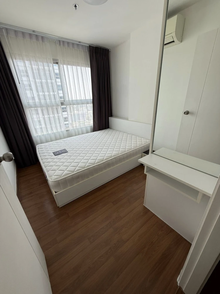 For rent: The Trust Condo Ngamwongwan, 1 bedroom, 1 bathroom, fully furnished. Just bring your bags and move in!