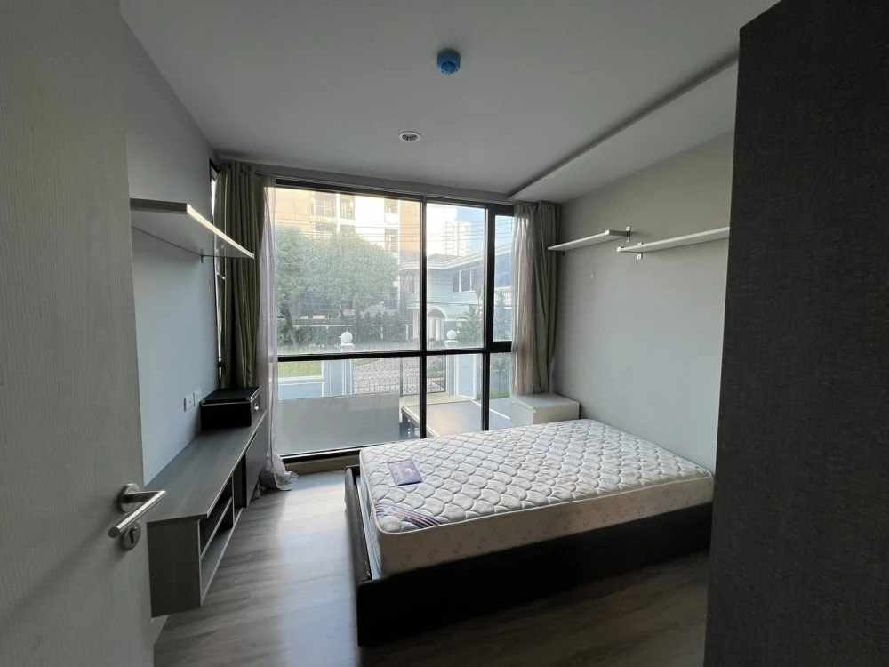 For rent: The Unique 19, 2 bedrooms, 2 bathrooms, fully furnished, spacious area. Book now!