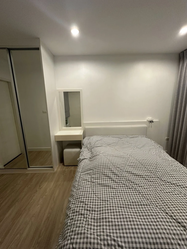 For rent: The Viva Condo Sathorn-Taksin, 5th floor unit. Great location, convenient transportation, fully furnished. Book now!