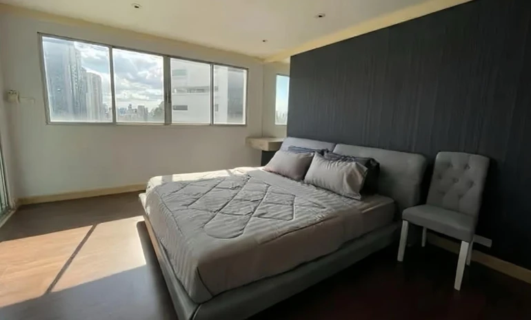 For rent: The Waterford Diamond Sukhumvit 30/1, 10th floor, fully furnished, very livable. Book now!