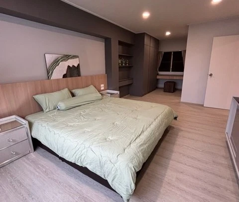 For rent: Thonglor Tower, very beautiful room, large size, 7th floor, open view, airy, room ready to move in immediately.