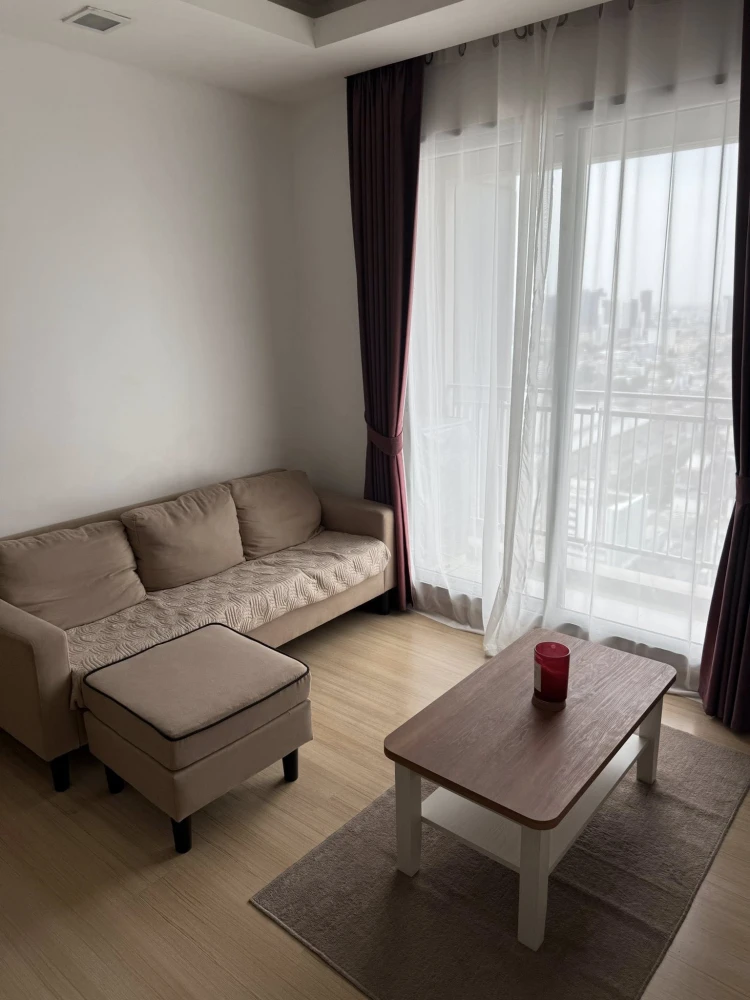 For rent: Thru Thonglor, high floor, great city view, fully furnished, just bring your own luggage and move in.