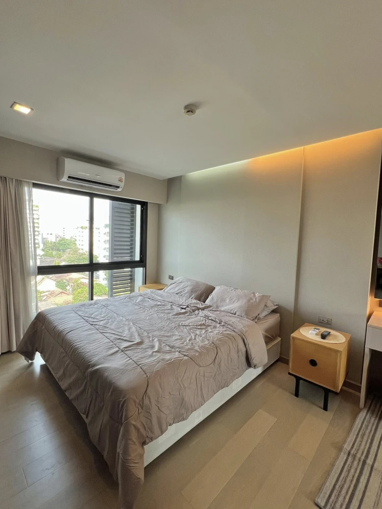 For rent: Tidy Thonglor, 1 bedroom, 1 bathroom, spacious living area, fully furnished. Book now!