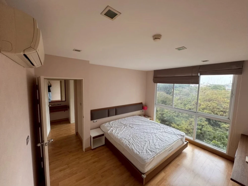 For rent: Tree Condo Luxe Sukhumvit 52. Large, comfortable unit with ample living space. Convenient and fully equipped. Don't wait!