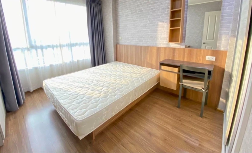 For rent: U Delight @ HuaMak Station. Nice room, high-quality wallpaper. Amazing price! Don't miss out!