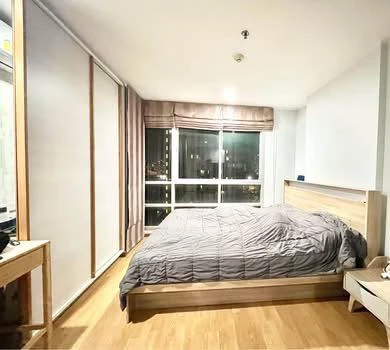 For rent: U Delight @ Huaykwang Station, unobstructed city view, high floor, includes front-loading washing machine, fully furnished. Rare find, book