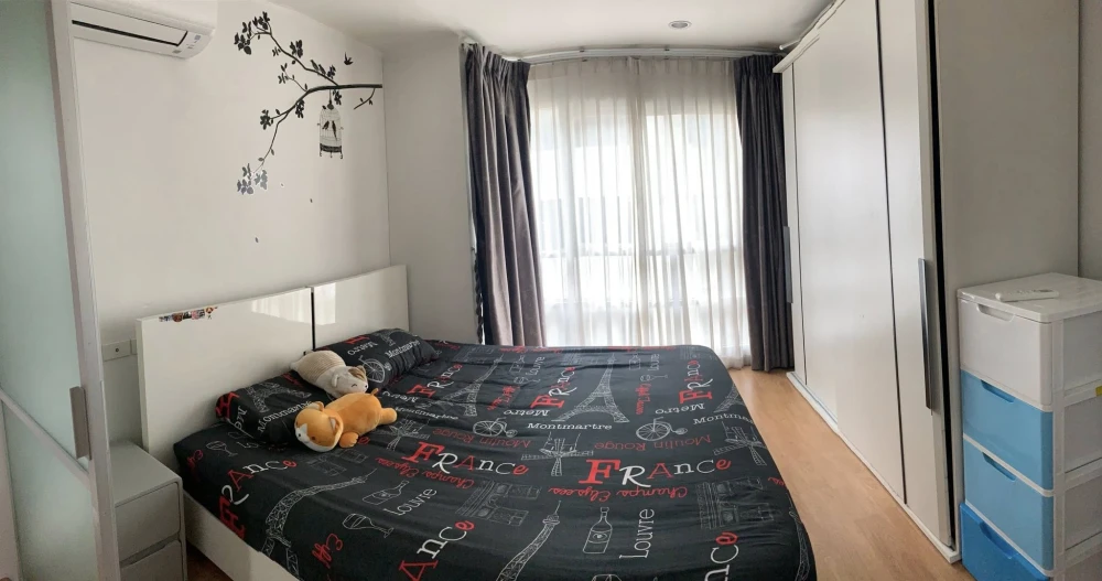 For rent: U Delight @ Huaykwang Station, a nice room on the 4th floor, good location, fully furnished, just bring your bags and move in!