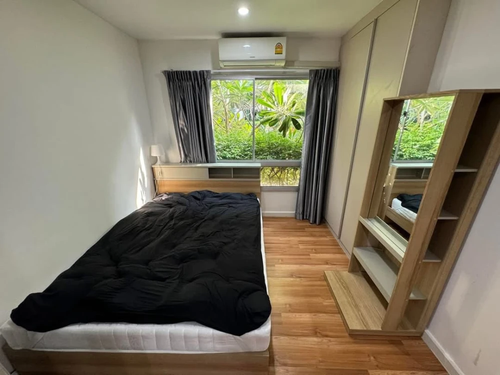 For rent: V Condo Ladkrabang, 1st floor unit with pool view. Fully furnished, ready to move in.
