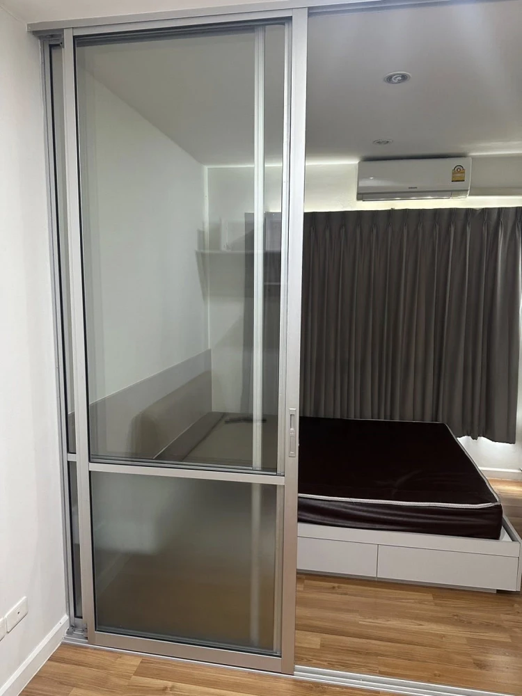 V Condo Ladkrabang for rent, 8th floor, fully furnished, includes washing machine, at a great price. Book now!