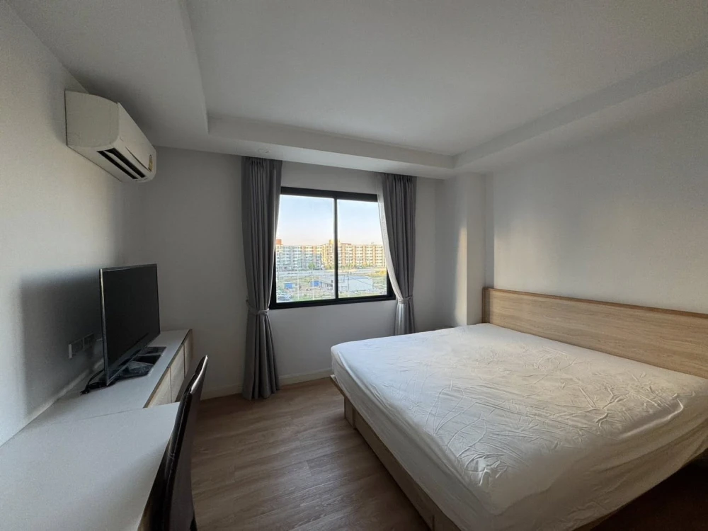 For rent: V Condo Salaya, 5th floor, size 34 sq m., corner room, fully furnished and equipped with appliances. Reserve now!