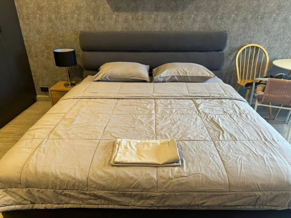 For rent:View Talay Jomtien Condominium,2 beautifully decorated rooms with coordinated color schemes,fully furnished, stunning sea view. Don't miss it
