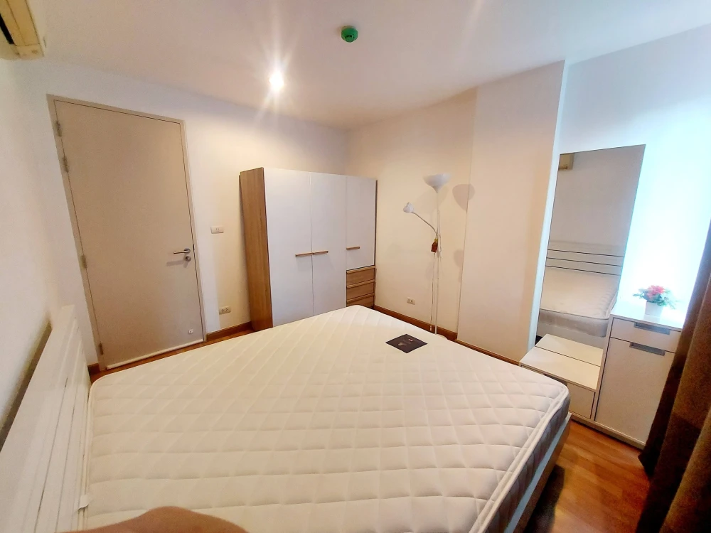 For rent: Voque Sukhumvit 16. Great location, great price, spacious rooms. Book now!