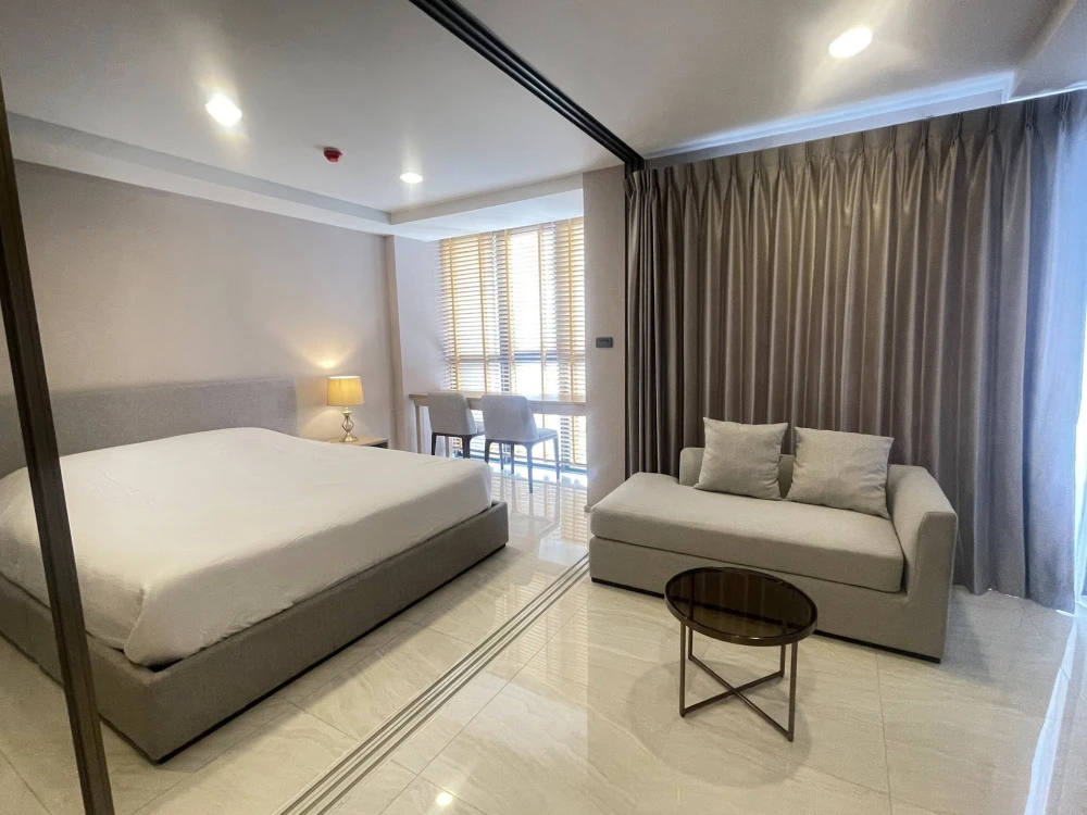 For rent: Walden Asoke, 1 bedroom, 1 bathroom, spacious room, comfortable, not cramped, complete with electrical appliances, must book.