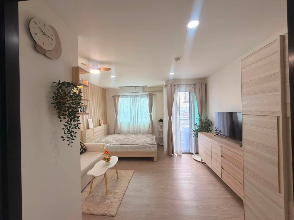 Wela Ramkhamhaeng 186 for rent. Fully furnished with all appliances and furniture. Just bring your suitcase and move in!