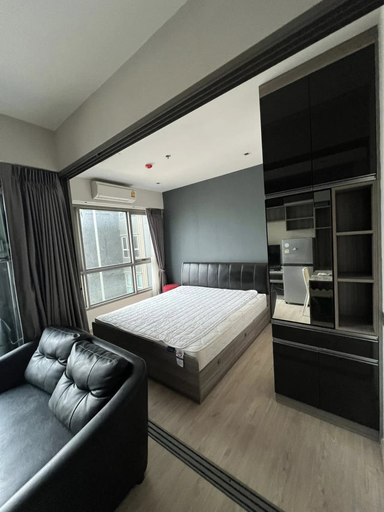 For rent: Whizdom Station Ratchada-Thapra, 28th floor (very high!). Fully furnished with all appliances, ready to move in.