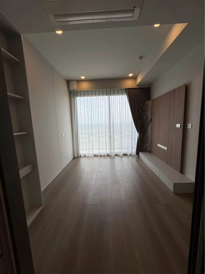 For rent: Whizdom THE FORESTIAS, room on the highest floor, airy location, not attached to the building opposite, always has a breeze, don't miss it.