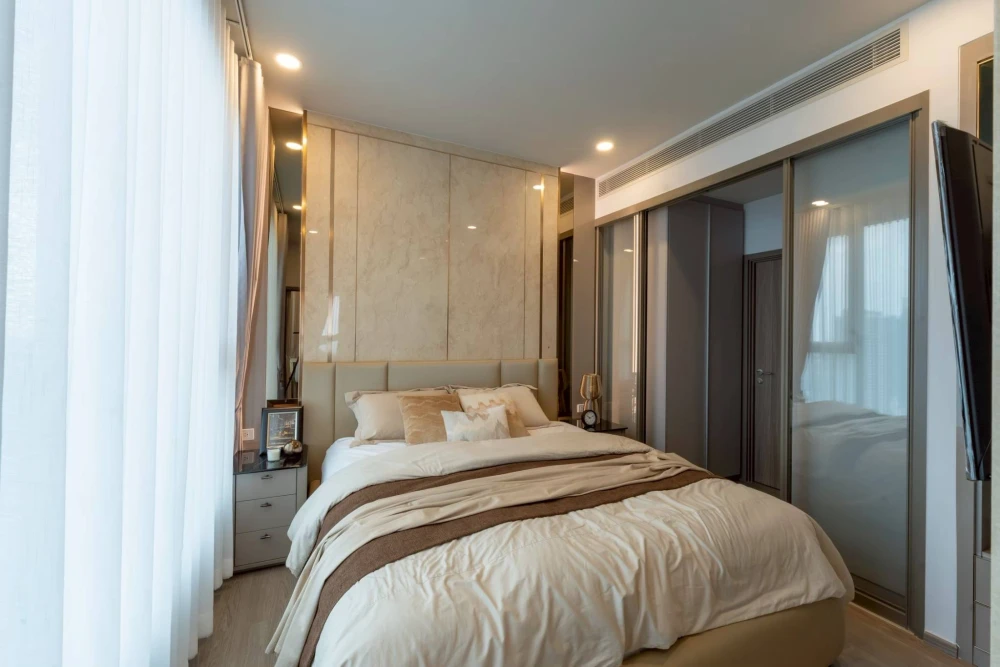 For rent: Whizdom The Forestias, 2 bedrooms, spacious living area, high-quality built-in furniture. Don't miss out!