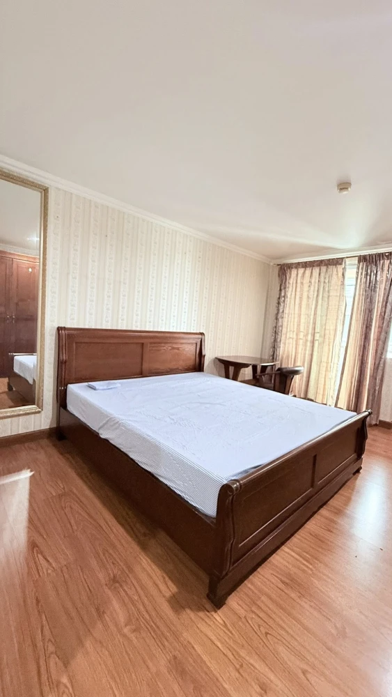 For rent: Wish @ Siam, 8th floor, Building B. Prime location, close to food options, super convenient. Book now!