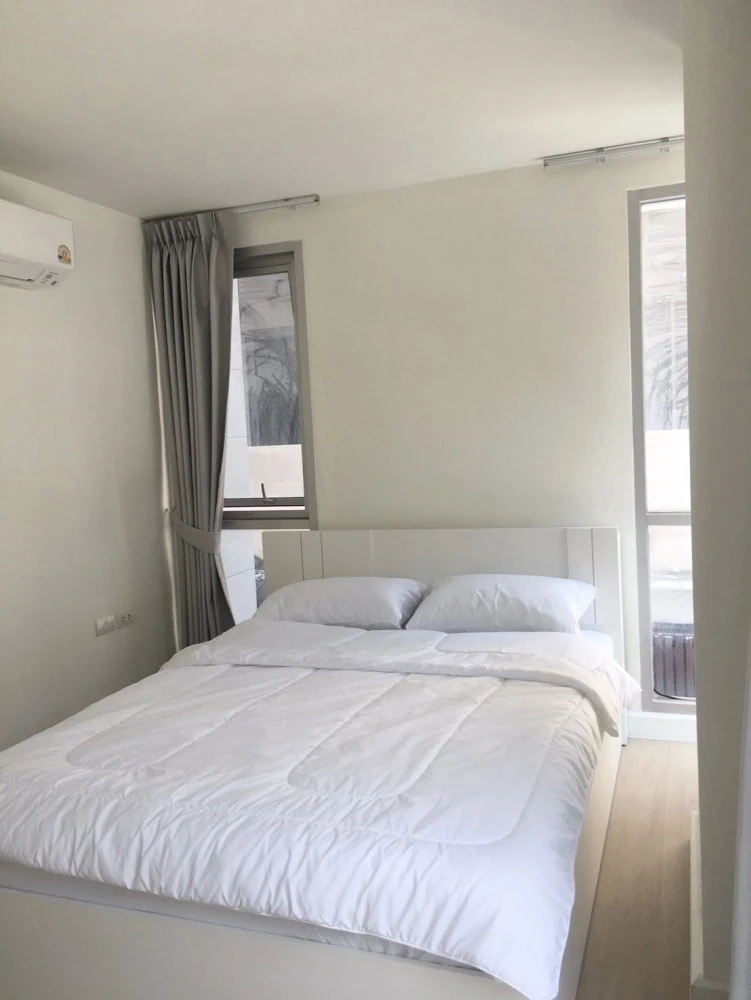 For rent: Wish @ Siam, spacious 42 sq m room, comfortable and not cramped, fully furnished. Don't miss out!