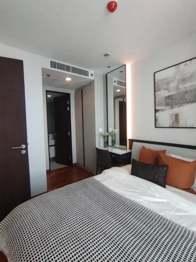 For rent: Wish Signature Midtown Siam, 1 bedroom, 1 bathroom, decorated in a controlled tone, has a private elevator, book now.