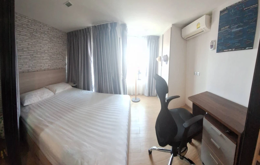 Wynn Condo Phaholyothin 52 for rent, 5th floor unit. High-quality wallpaper and fully furnished. Book now!