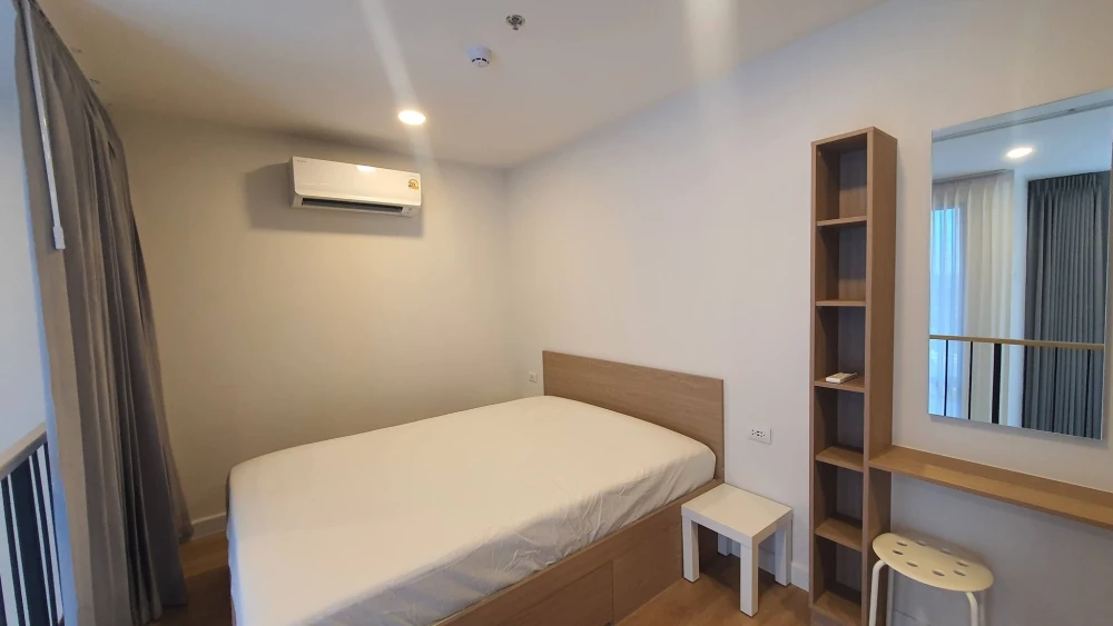 For rent: XIM Suksawat - Rama 3. Nice room, great location, high ceilings, spacious and airy, fully furnished. Book now!