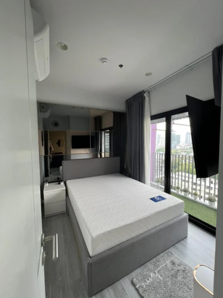 XT Ekkamai, 12th floor, fully furnished unit for rent. Book now!
