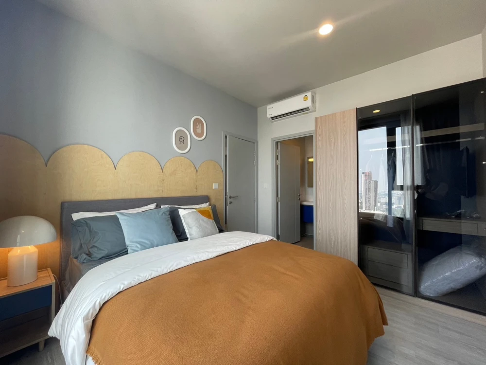 For rent: XT Ekkamai, 2-bedroom apartment, fully furnished and equipped with all appliances.