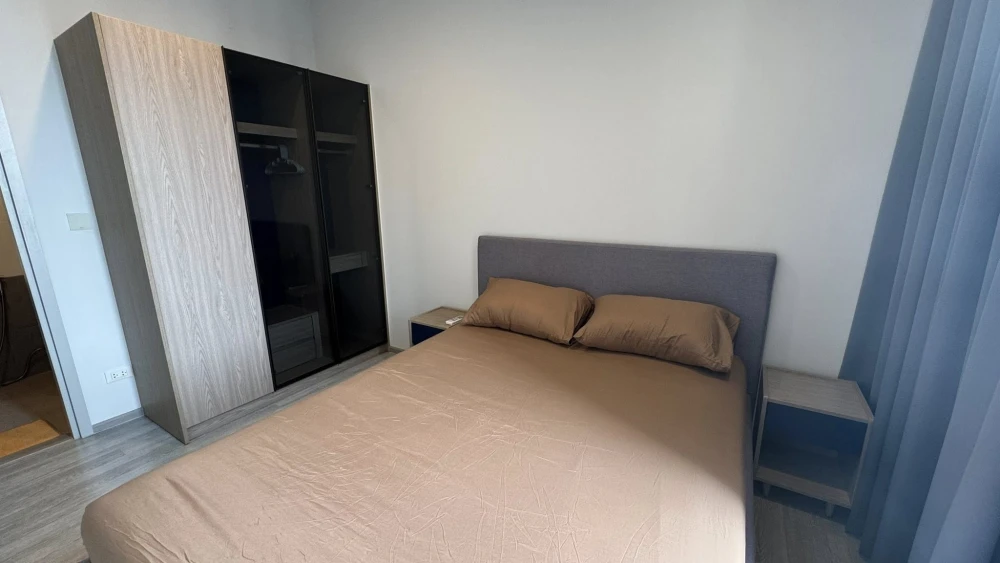 For rent: XT Ekkamai, very high floor (29th floor), city view overlooking Thonglor and Ekkamai. Ready to move in.