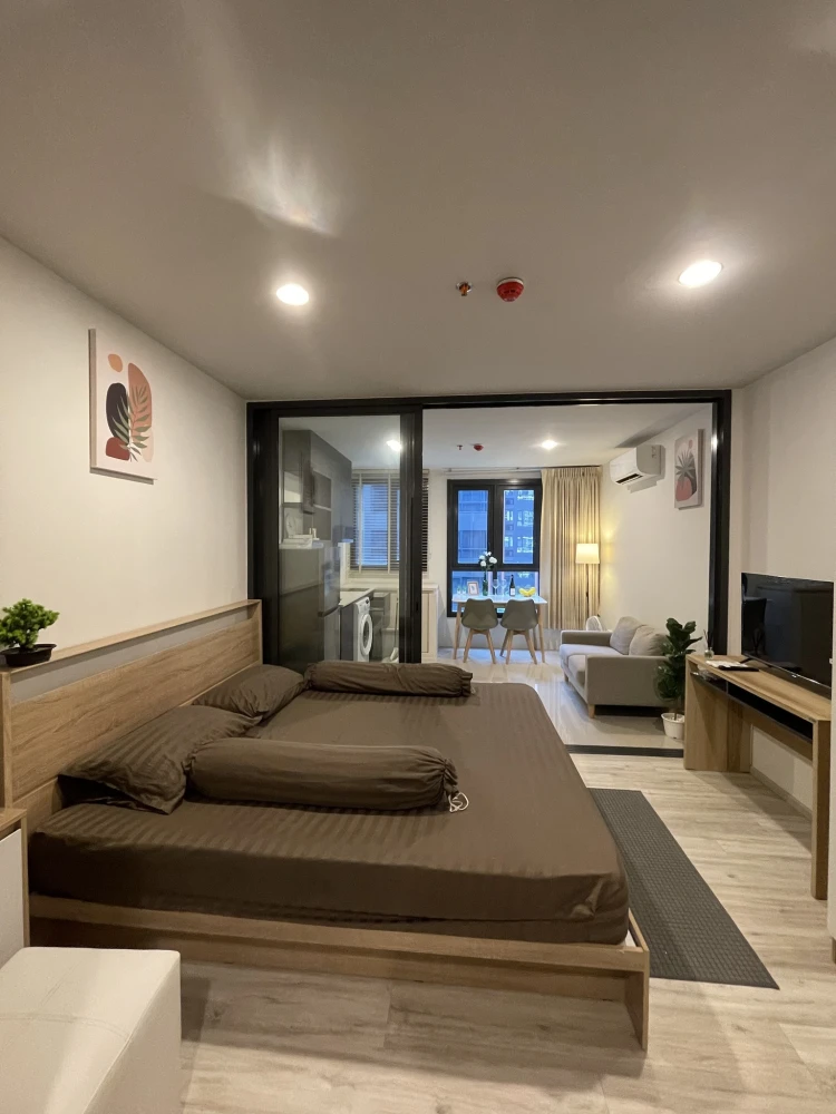 For rent: XT Huaikhwang, room with garden view, fully furnished and equipped with electrical appliances, ready to move in, book now!