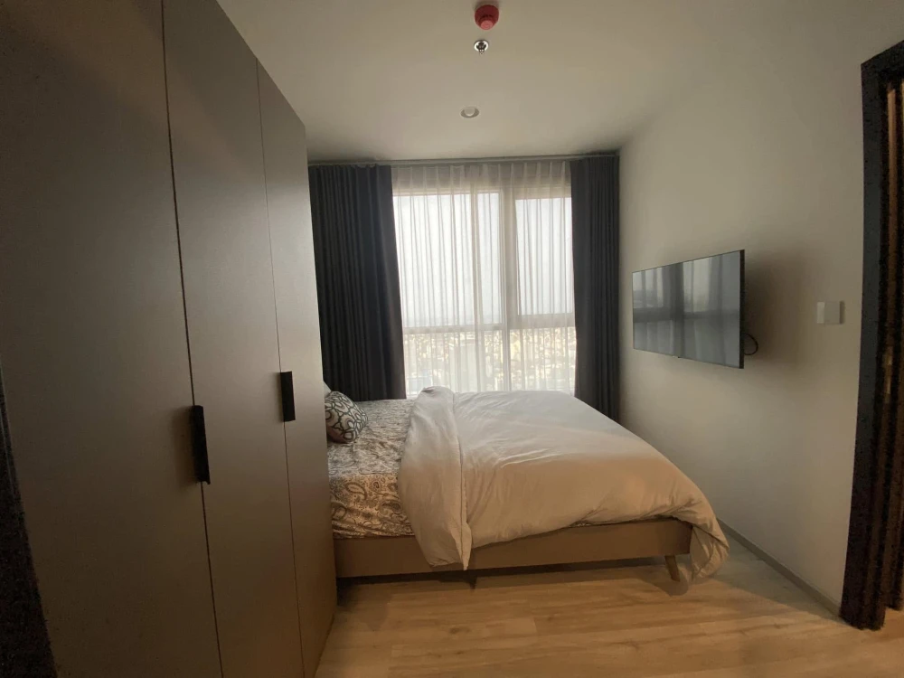 XT Huaikhwang for rent, 1 bedroom, 1 bathroom, decorated in a cool theme, beautiful view from the high floor, reserve now!