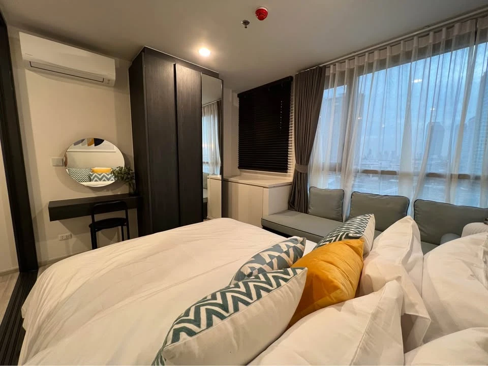For rent: XT Huaikwang (Huai Khwang Intersection), spacious and comfortable room, fully furnished + complete electrical appliances, reserve now before